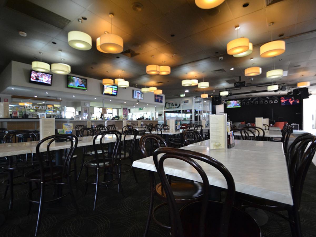 The Oaks Hotel Motel Albion Park Exteriör bild