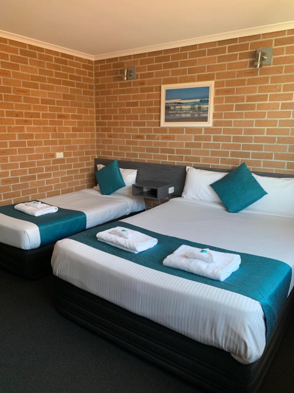The Oaks Hotel Motel Albion Park Exteriör bild
