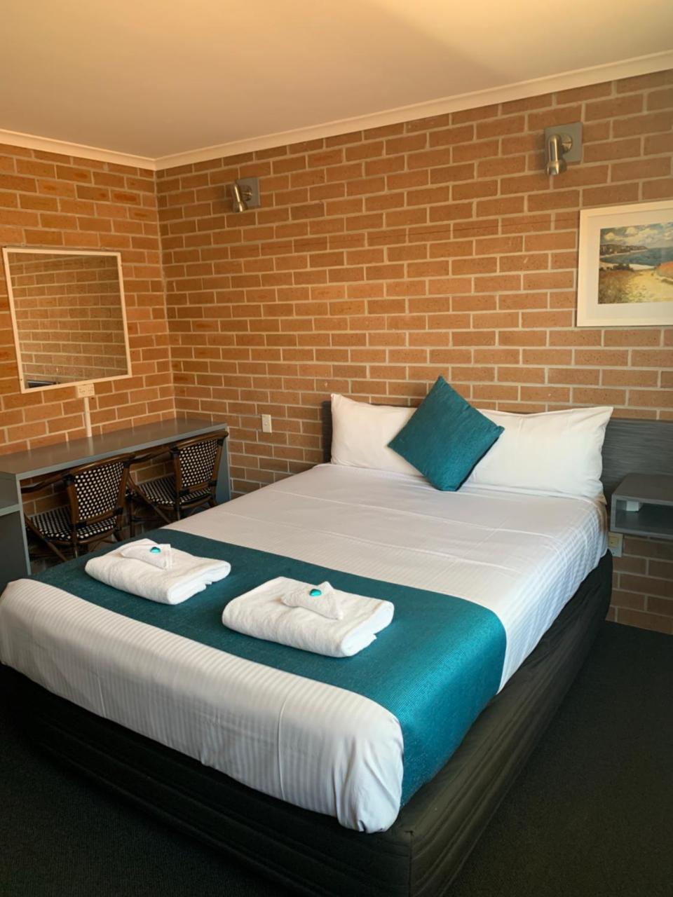 The Oaks Hotel Motel Albion Park Exteriör bild