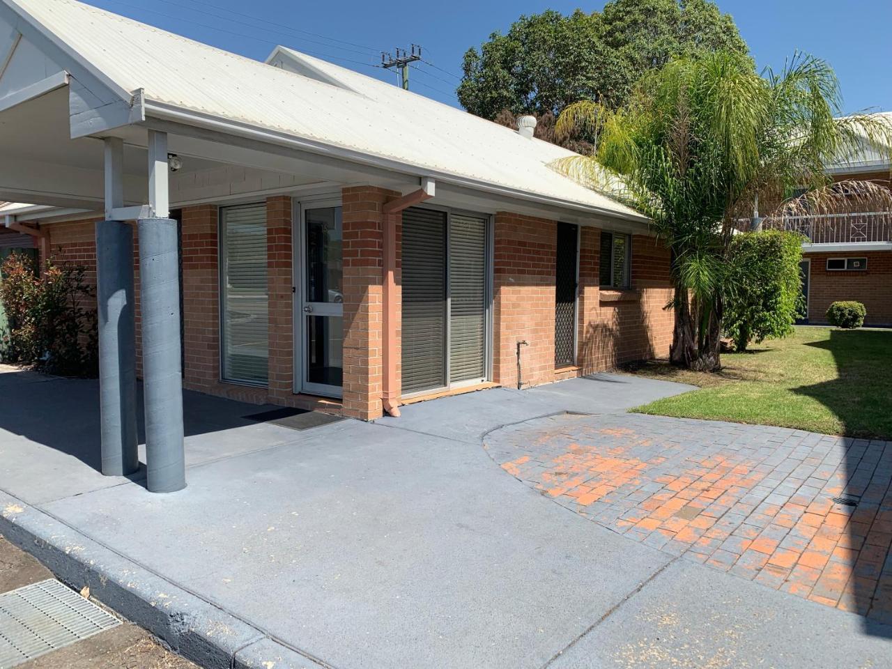 The Oaks Hotel Motel Albion Park Exteriör bild